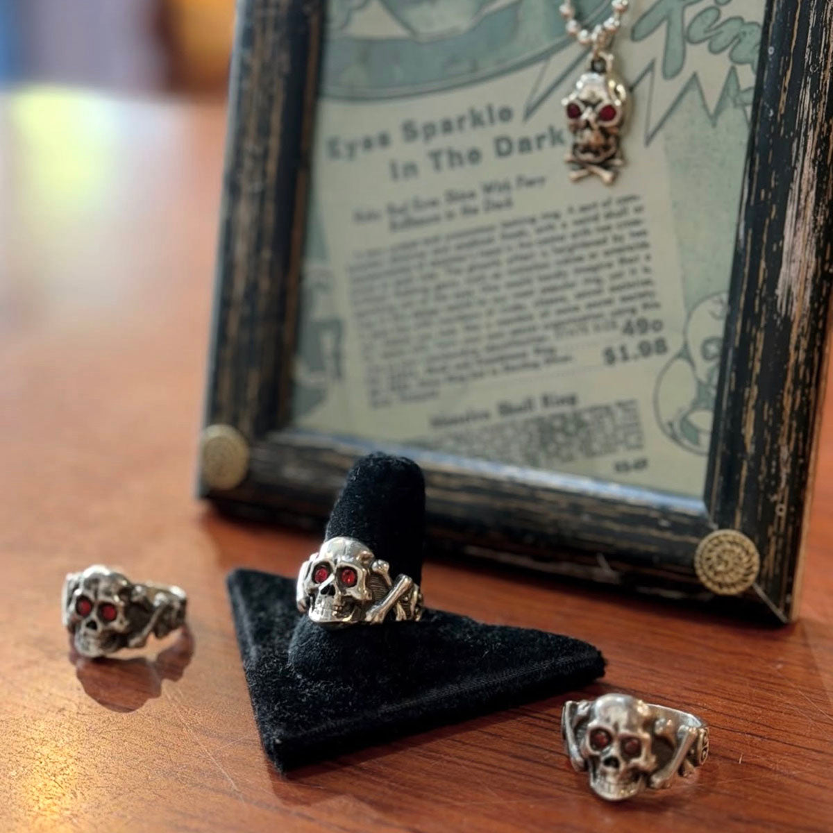 Sparkle Eyes Skull Ring “SILVER”
