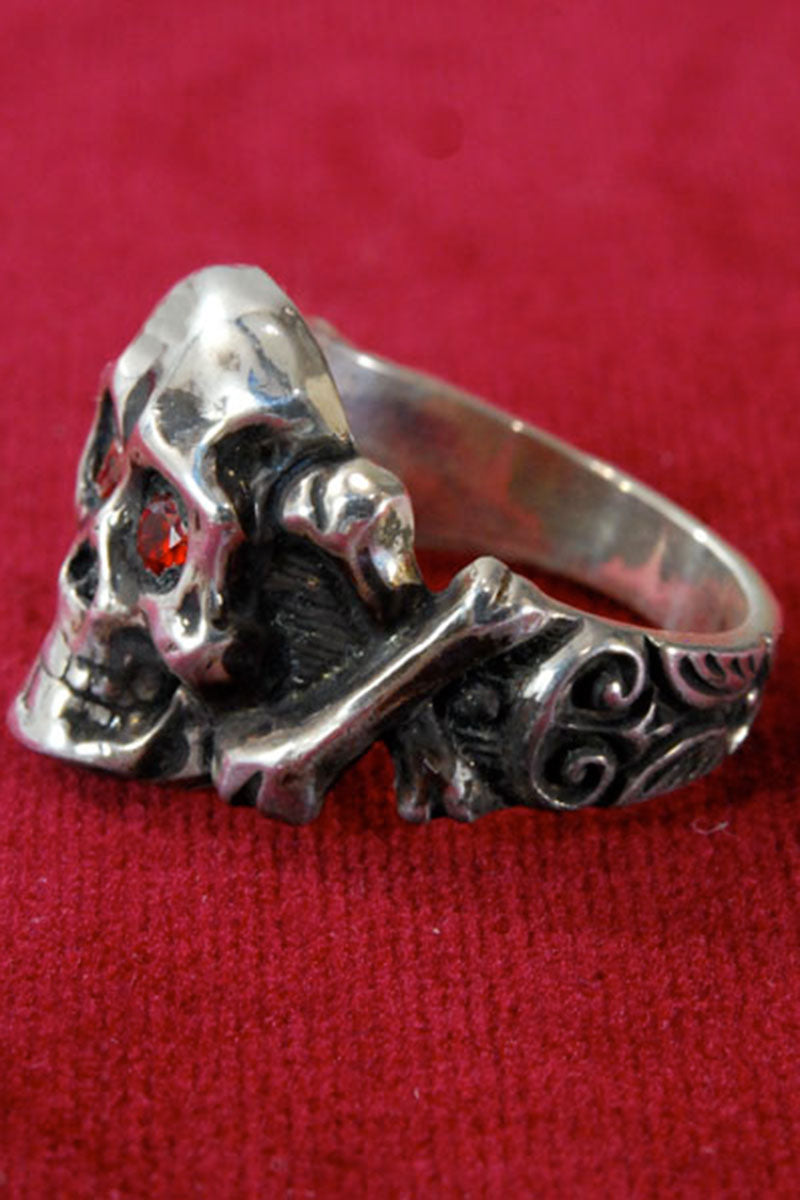 Sparkle Eyes Skull Ring “SILVER”