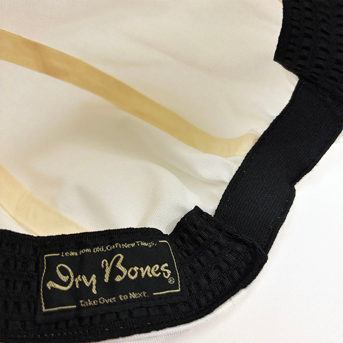 White Twill Casquette – Dry Bones Online Shop
