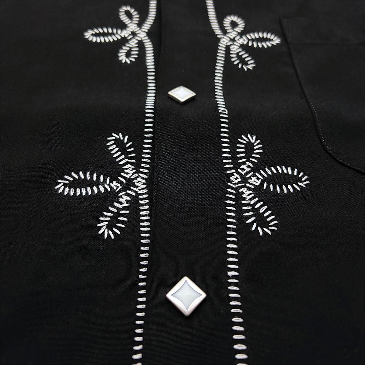 Waiting for production to increase: Embroidered Open Shirt “WESTERN”
